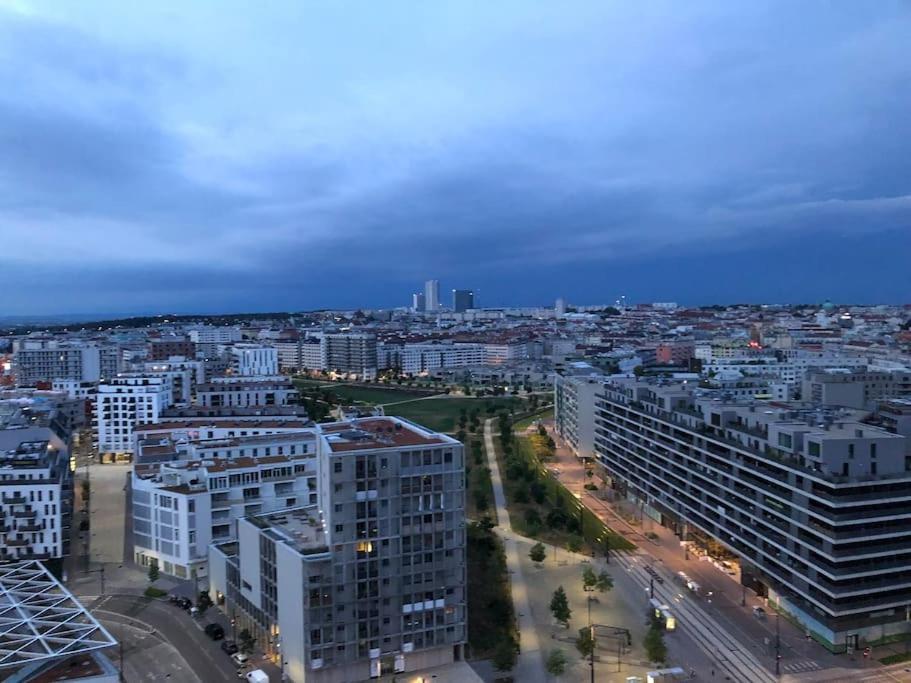 Stunning View Over Vienna In City Center Apartment Luaran gambar