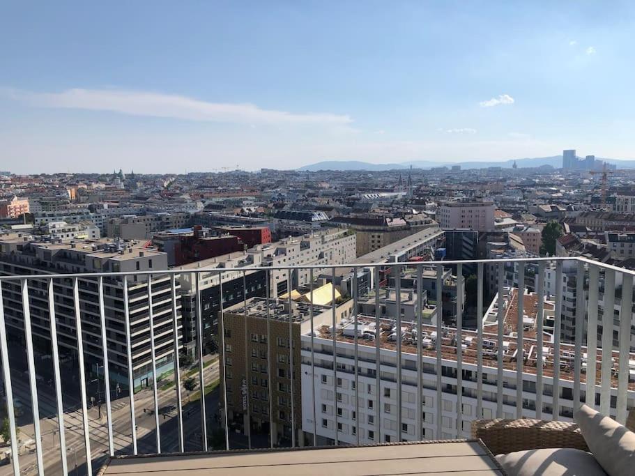 Stunning View Over Vienna In City Center Apartment Luaran gambar